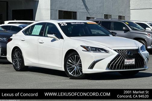 2025 Lexus ES 300h Base