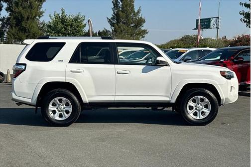 2022 Toyota 4Runner SR5