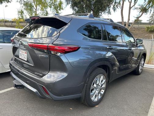 2023 Toyota Highlander Hybrid Limited