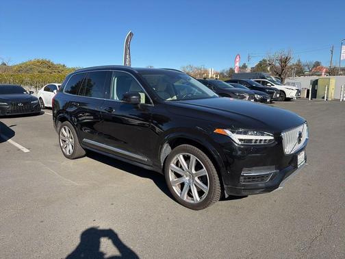 2017 Volvo XC90 Hybrid T8 Inscription