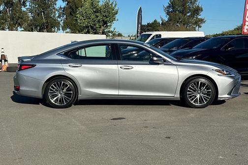 2024 Lexus ES 300h Base