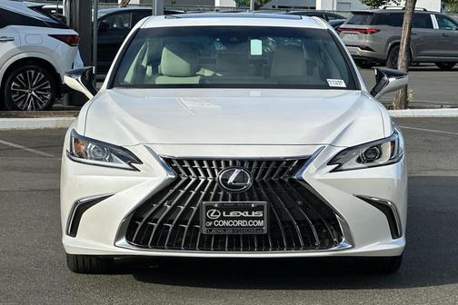 2025 Lexus ES 300h Base