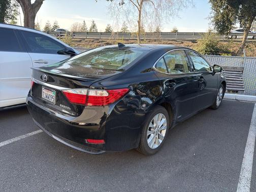 2015 Lexus ES 300h Base