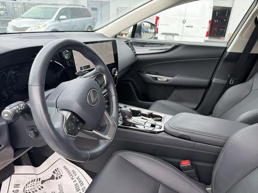 Eminent White Pearl 2025 Lexus NX 350h Premium