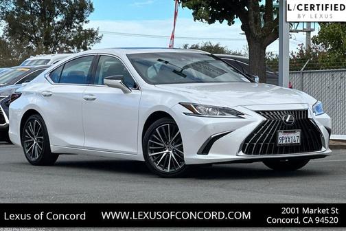 2025 Lexus ES 300h Base