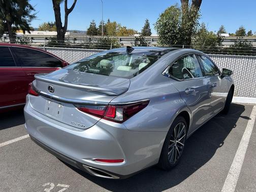2023 Lexus ES 350 Luxury