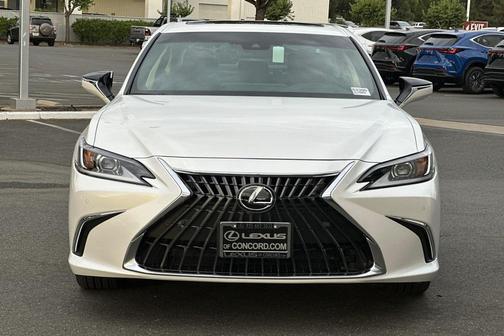 2025 Lexus ES 300h Base