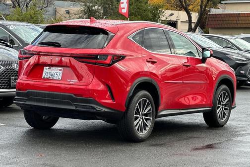 2022 Lexus NX 350h Premium