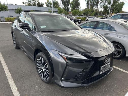 2023 Lexus RZ 450e Luxury