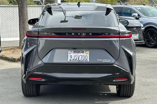 2023 Lexus RZ 450e Luxury