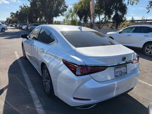 2023 Lexus ES 350 Base