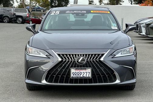 2025 Lexus ES 300h Base