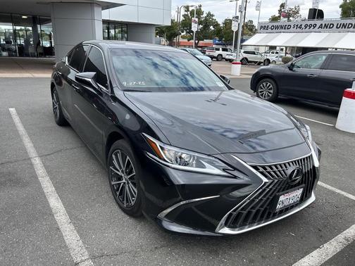 2024 Lexus ES 300h Base