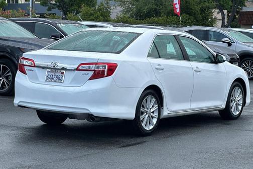 Super White 2012 Toyota Camry XLE
