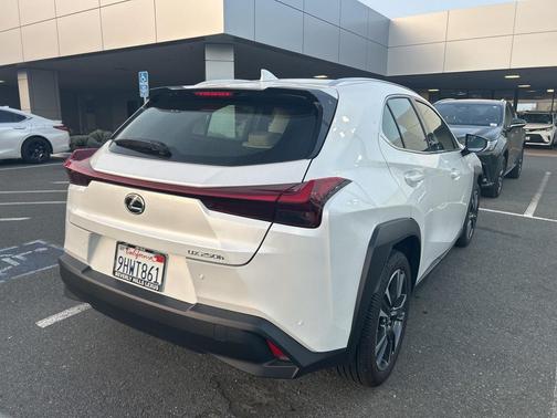 2024 Lexus UX 250h Base