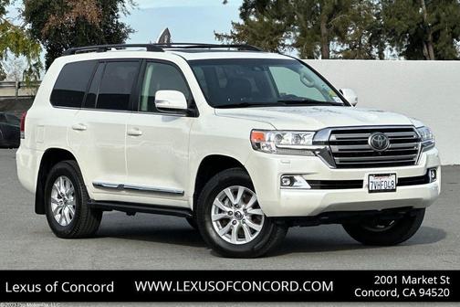 2017 Toyota Land Cruiser Base