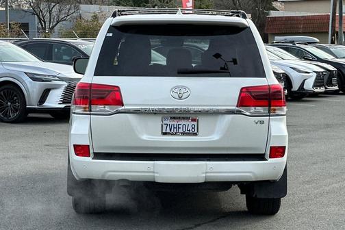 2017 Toyota Land Cruiser Base