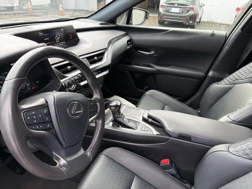 2020 Lexus UX 250h Base