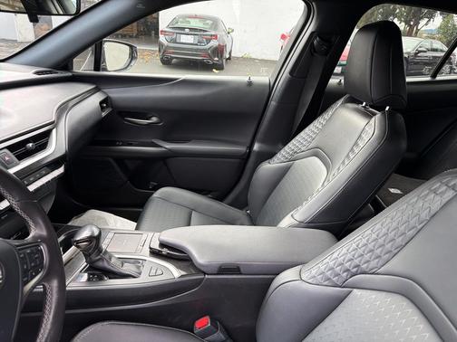 2020 Lexus UX 250h Base