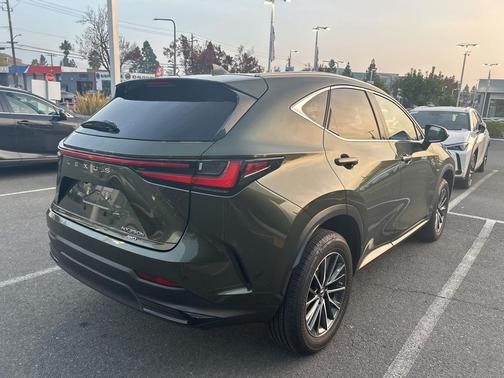 2022 Lexus NX 350h Premium