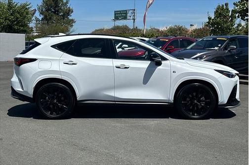 2024 Lexus NX 450h+ F SPORT Handling