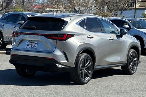 2025 Lexus NX 450h+ Luxury