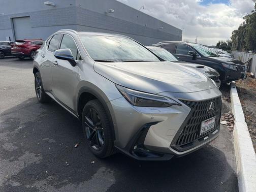 2025 Lexus NX 450h+ Luxury