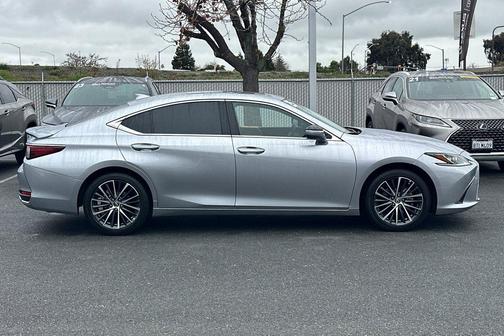 2025 Lexus ES 300h Base