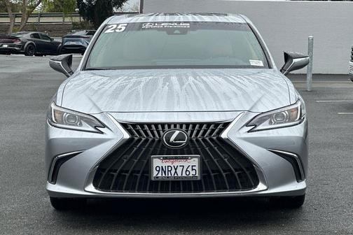 2025 Lexus ES 300h Base