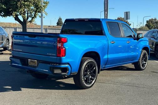 2022 Chevrolet Silverado 1500 Custom