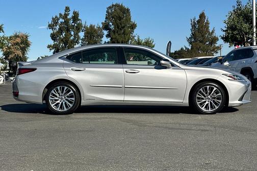 2019 Lexus ES 300h Base