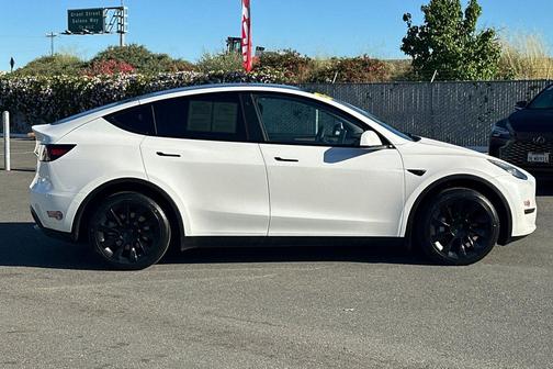 2023 Tesla Model Y Long Range Dual Motor All-Wheel Drive