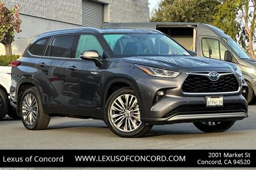 2021 Toyota Highlander Hybrid Platinum