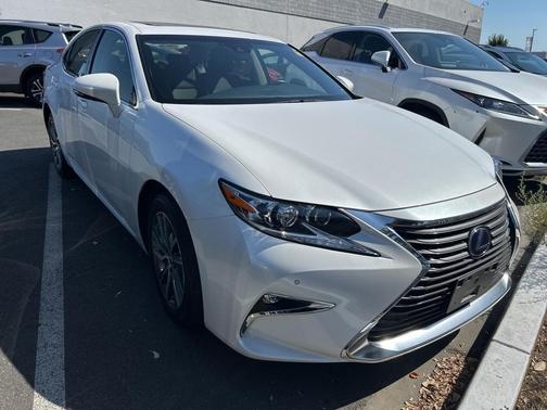 2018 Lexus ES 300h Base