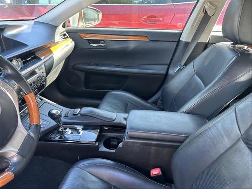 2013 Lexus ES 300h Base