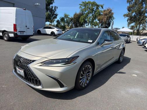 Moonbeam Beige Metallic 2025 Lexus ES 350 Ultra Luxury