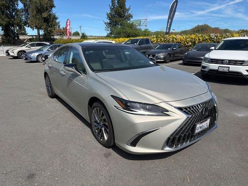 Moonbeam Beige Metallic 2025 Lexus ES 350 Ultra Luxury