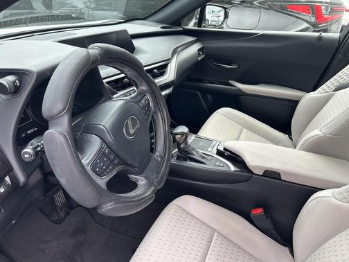 2022 Lexus UX 250h Base
