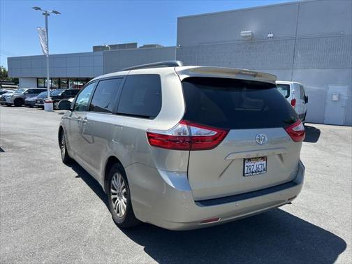 2016 Toyota Sienna XLE