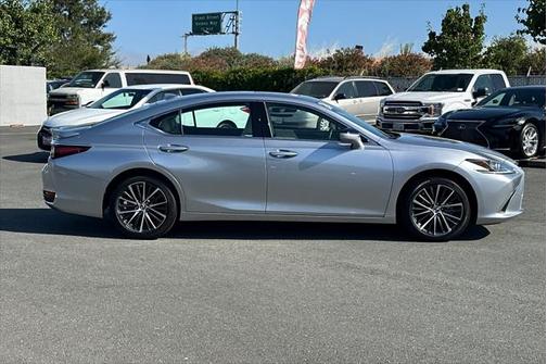 2024 Lexus ES 300h Base