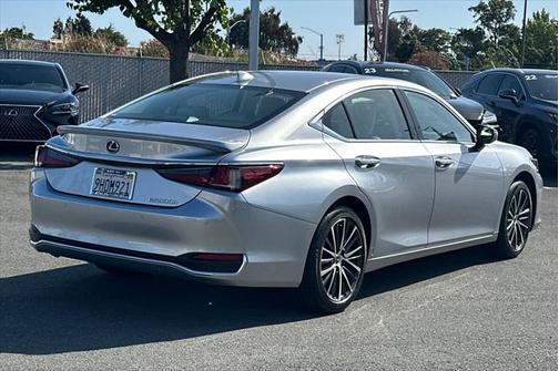 2024 Lexus ES 300h Base