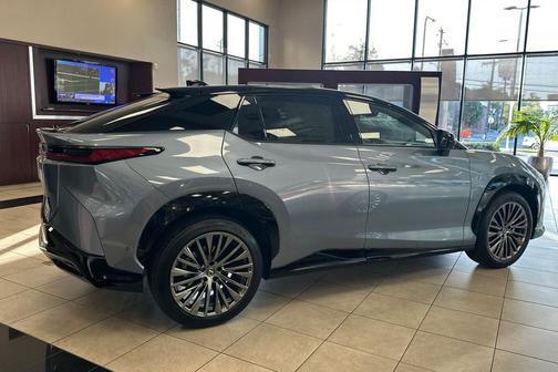 2025 Lexus RZ 450e Luxury