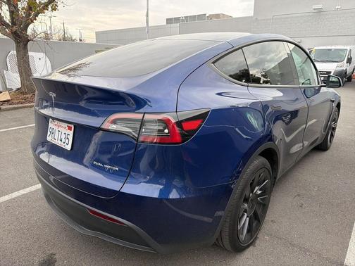 2025 Tesla Model Y Long Range Dual Motor All-Wheel Drive