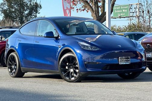2025 Tesla Model Y Long Range Dual Motor All-Wheel Drive