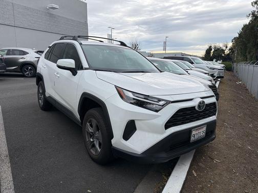 2024 Toyota RAV4 XLE