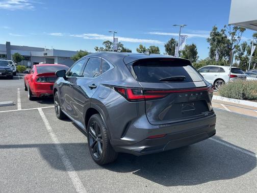 2022 Lexus NX 450h+ Luxury