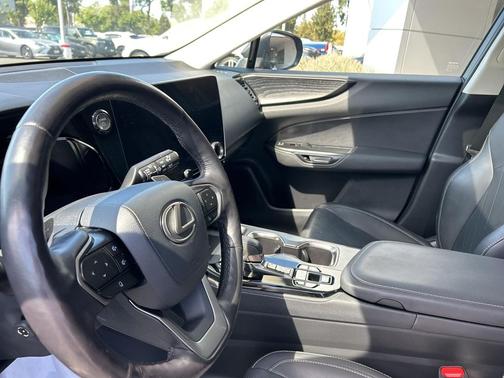 2022 Lexus NX 450h+ Luxury