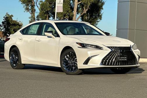 2025 Lexus ES 300h Luxury