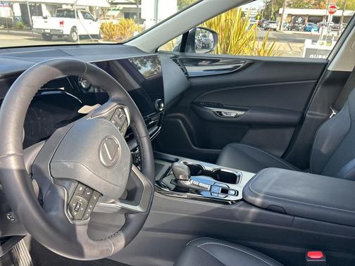 2023 Lexus NX 350h Premium