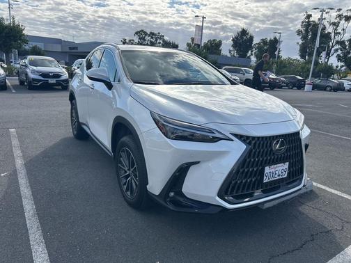 2023 Lexus NX 350h Premium